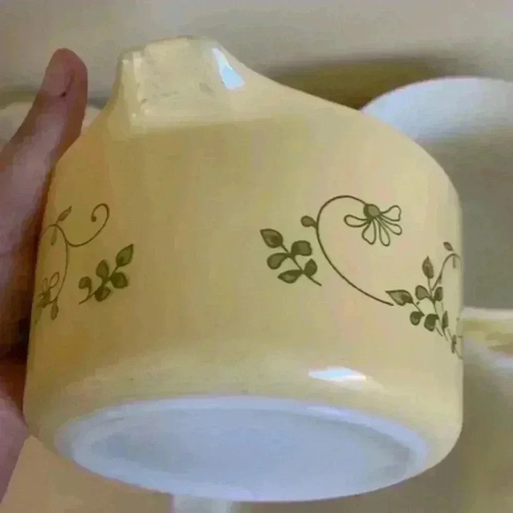 Vintage Shenandoah (Wintergreen) Pyrex 3 - Picture 3 of 12